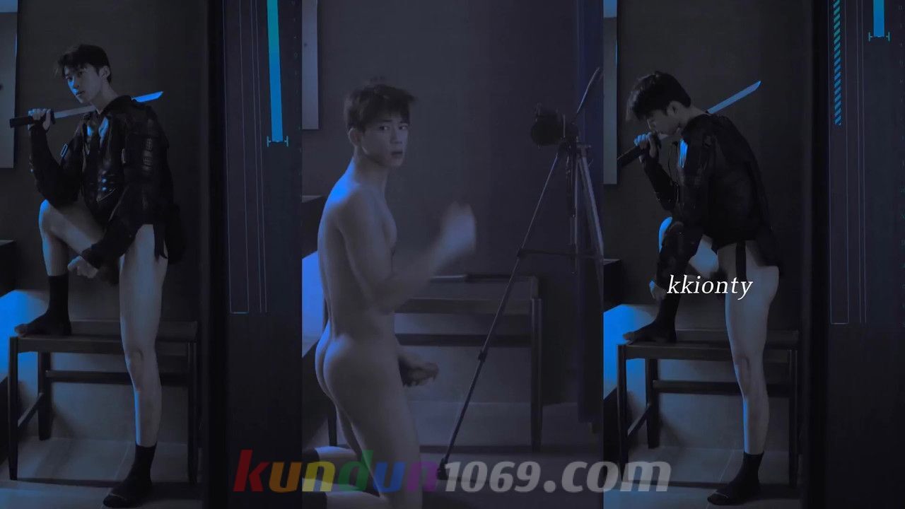 [CHINESE] 大屌KK睡不著《賽博朋克》