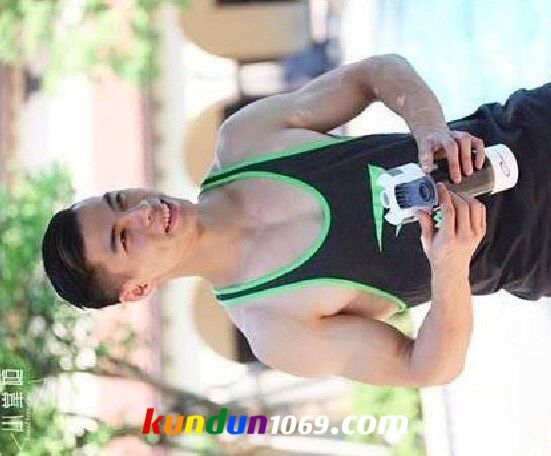 [CHINESE] INSTAFAMOUS FITNESS COACH JERKING 斗兽场 – 网红健身教练